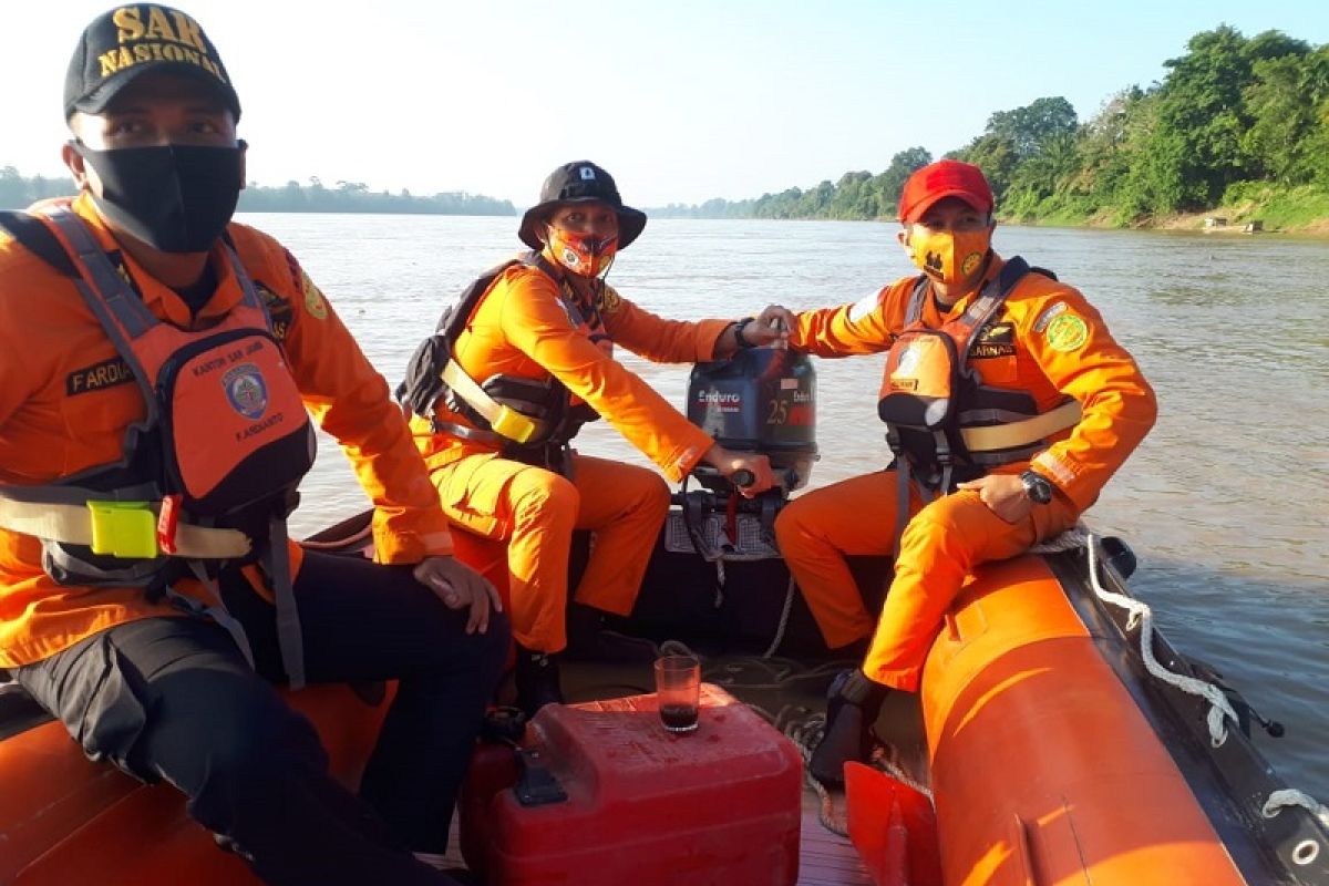 Jenazah bocah Farel (9) ditemukan setelah terbawa arus Sungai Batanghari sejauh 37 kilometer dari lokasi tenggelam