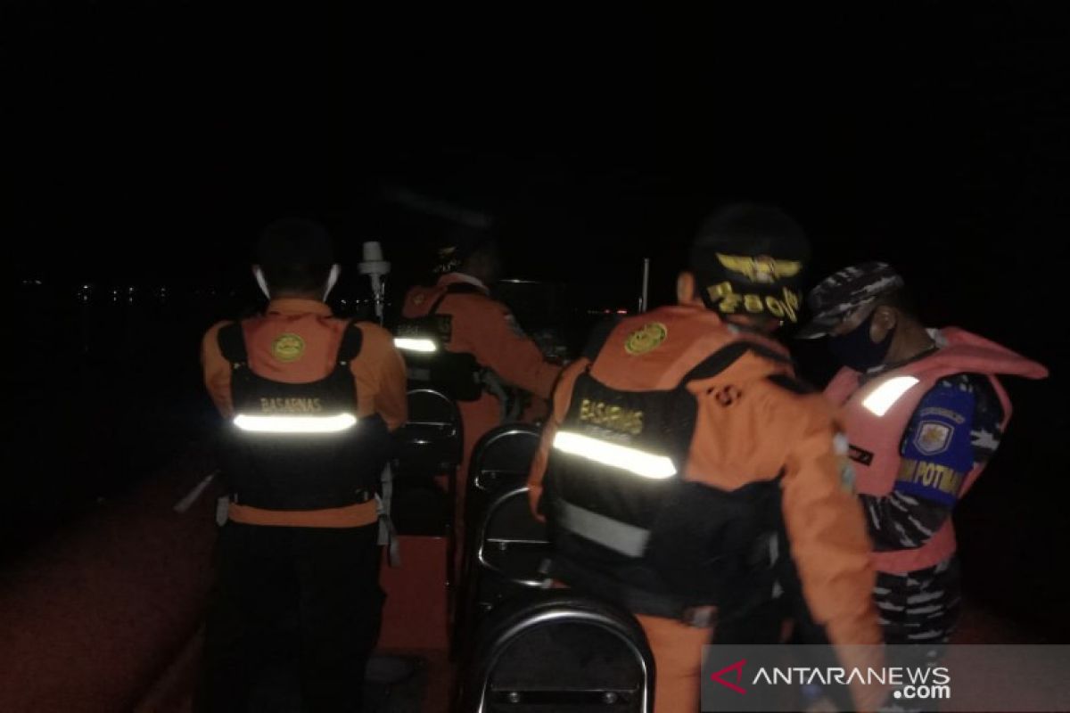 Tim SAR cari nelayan yang mengalami kecelakaan di Wakatobi