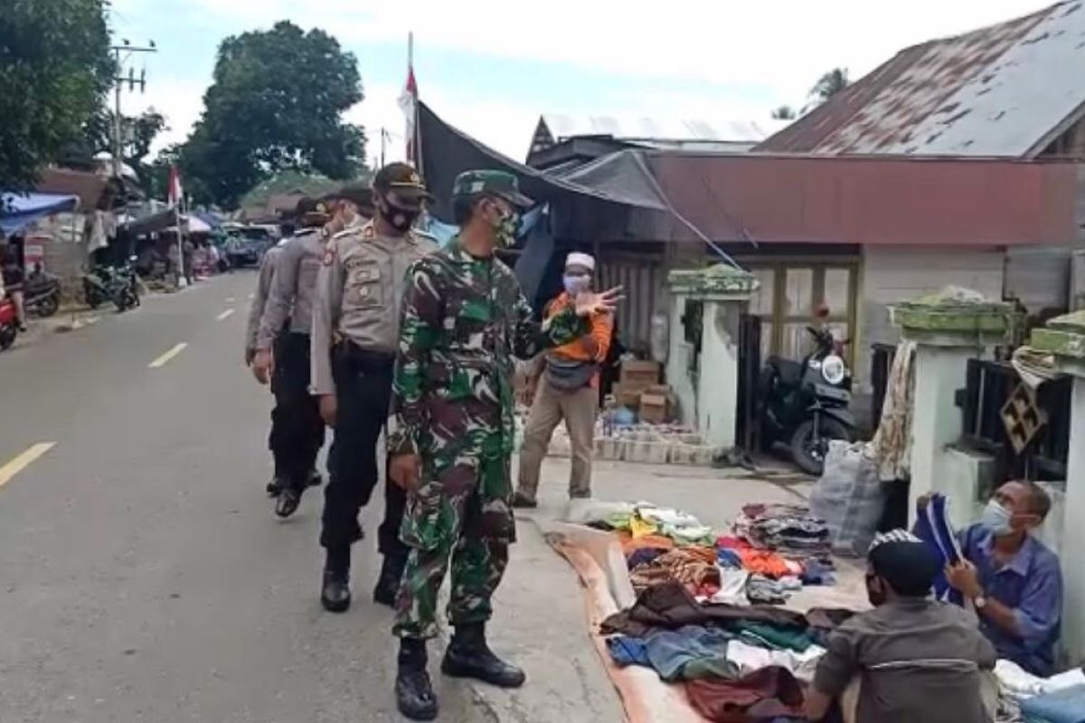 Tiga pilar Kecamatan Tanjung sosialisasikan Perbup penerapan protokol kesehatan