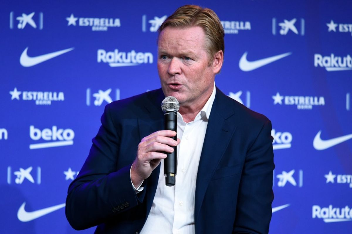 Ronald Koeman senang saat dengar Messi pilih bertahan di Barcelona