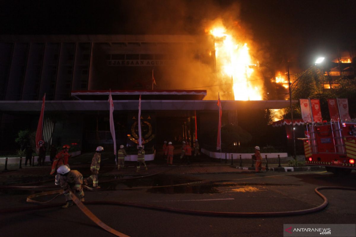 Gedung Kejagung kebakaran, Mahfud: Dokumen perkara aman