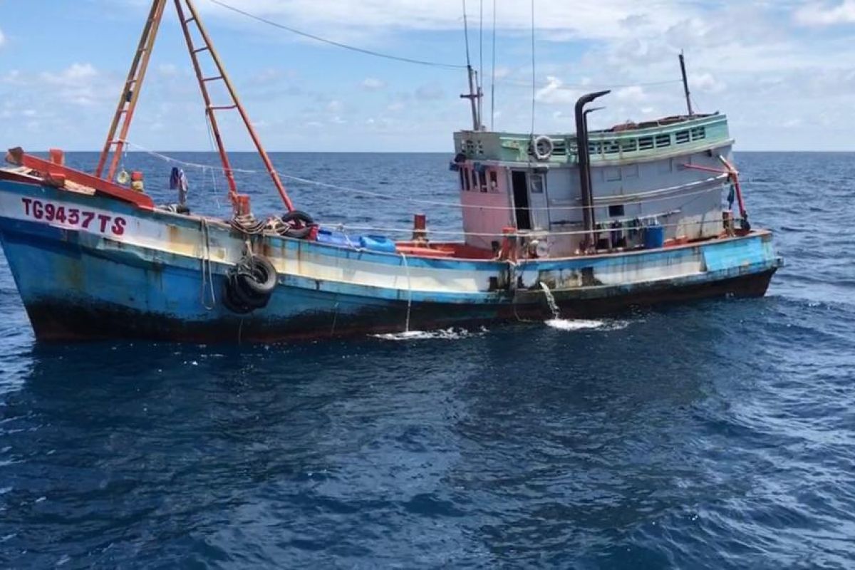 Two foreign fishing vessels detained for poaching in Natuna waters