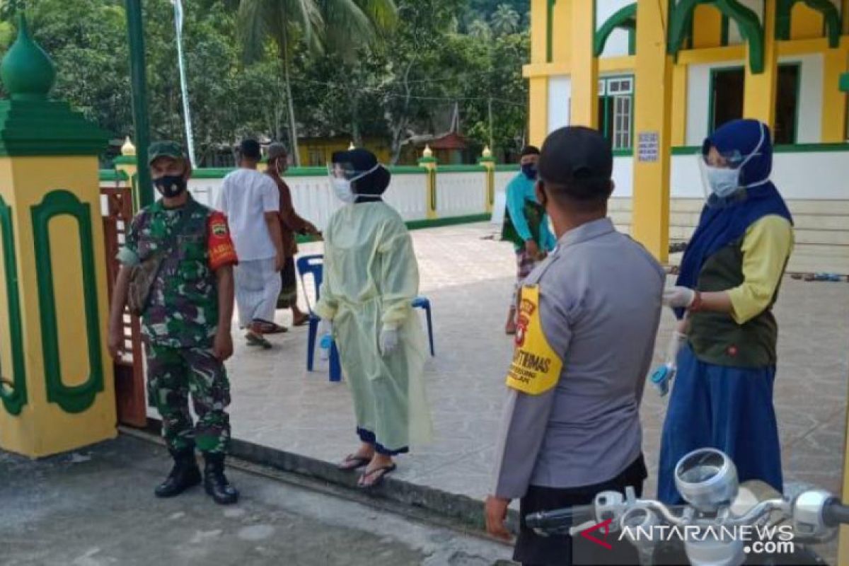 Polsek dan TNI di Tambelan edukasi protokol kesehatan