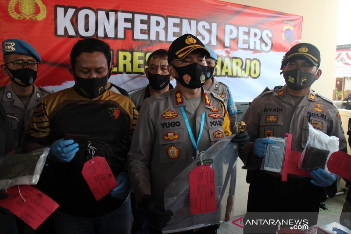 Pembunuh suami istri dan 2 anak ternyata masih teman dekat keluarga korban