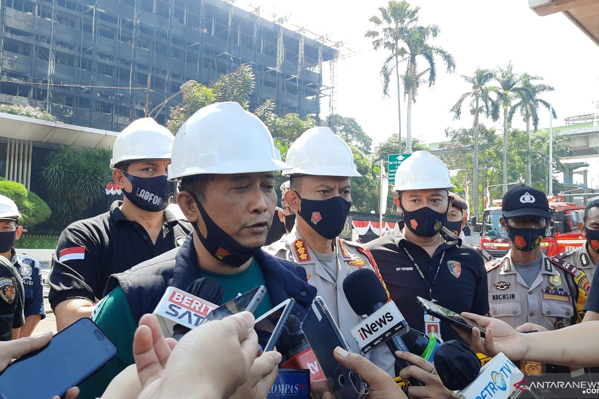 Olah TKP Kantor Kejagung tunggu bangunan tidak lagi kepulkan asap