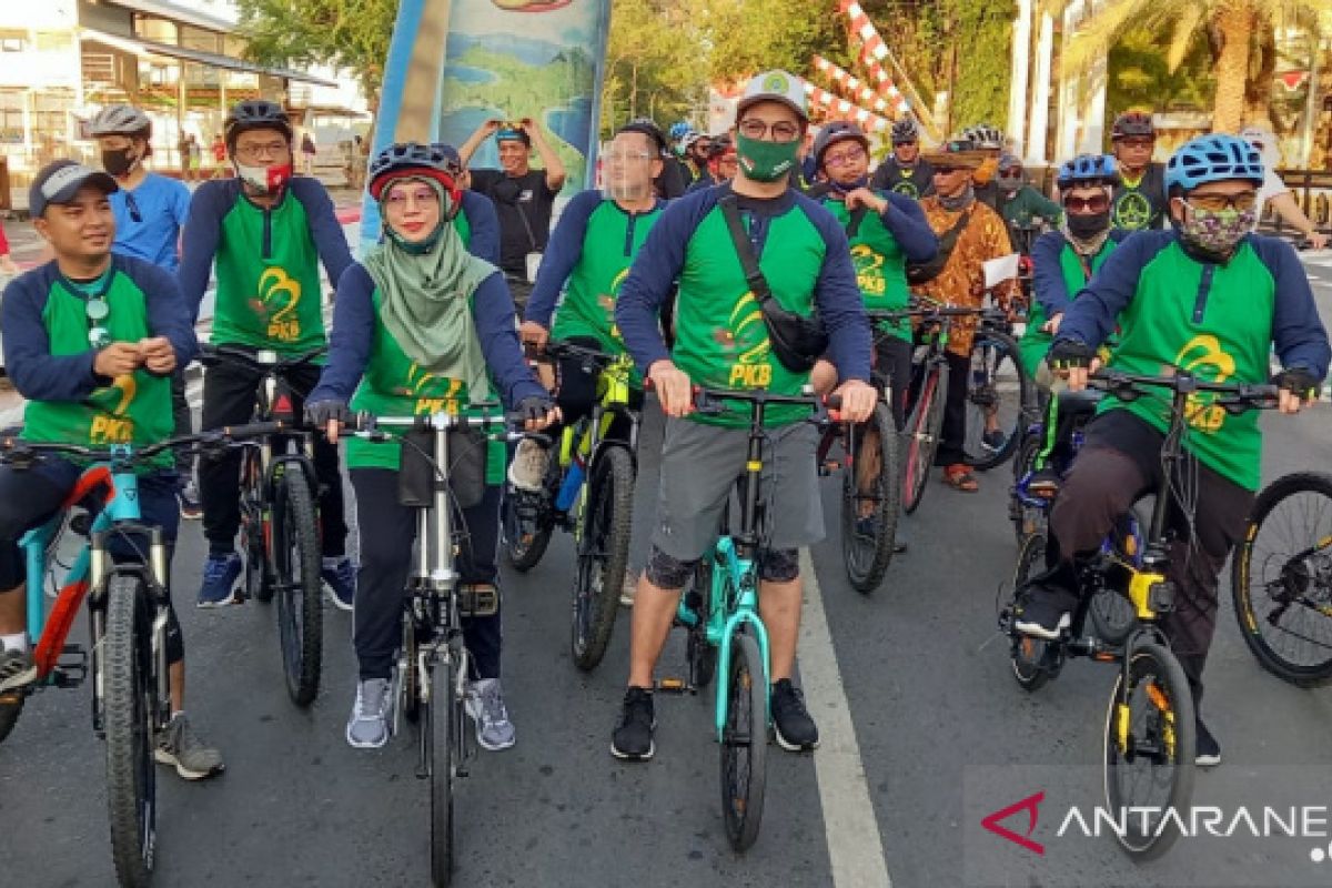 Artis Tommy Kurniawan ikuti gowes kampanye sehat PKB Banjarmasin