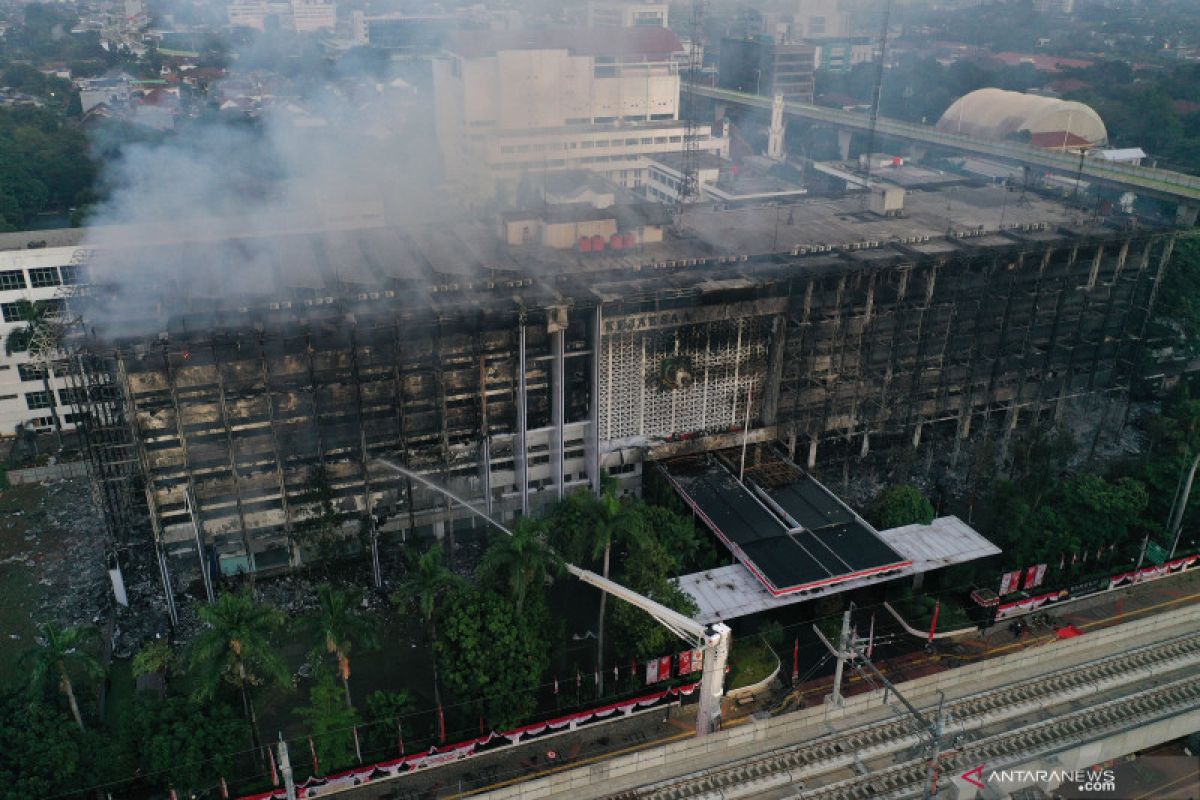 DPR berharap penyebab kebakaran Kantor Kejagung dapat diungkap polisi