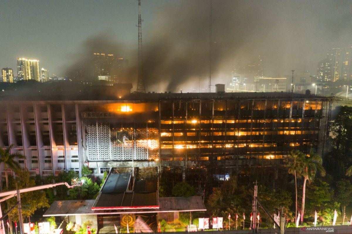 Kemarin, penembakan di Kelapa Gading terungkap hingga Ancol merugi