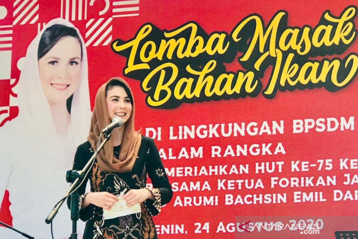 Arumi Bachsin kampanyekan gemar makan ikan untuk tambah imunitas tubuh