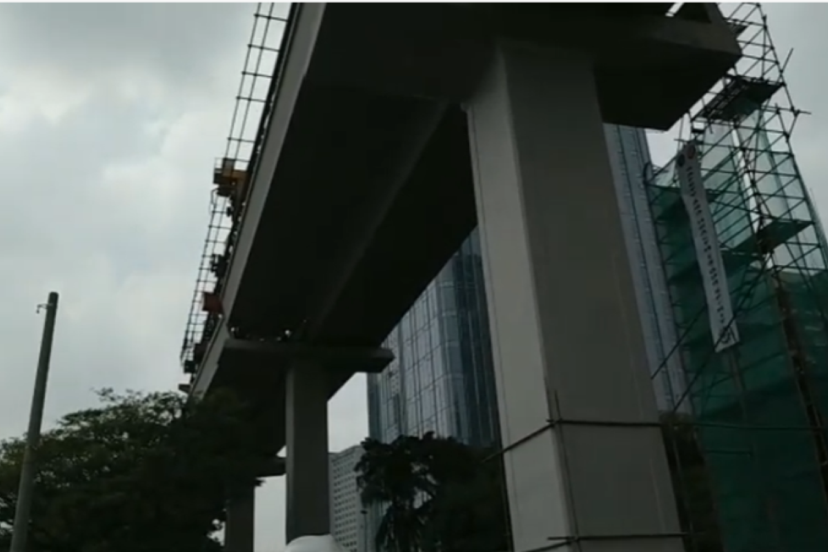 Adhi Karya pasang "U-Shaped Girder" terakhir LRT Jabodebek