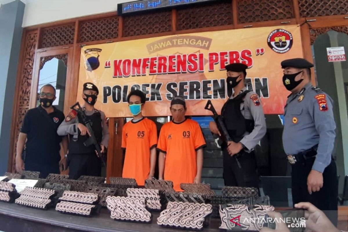Polisi  ungkap kasus pencurian ratusan cap batik