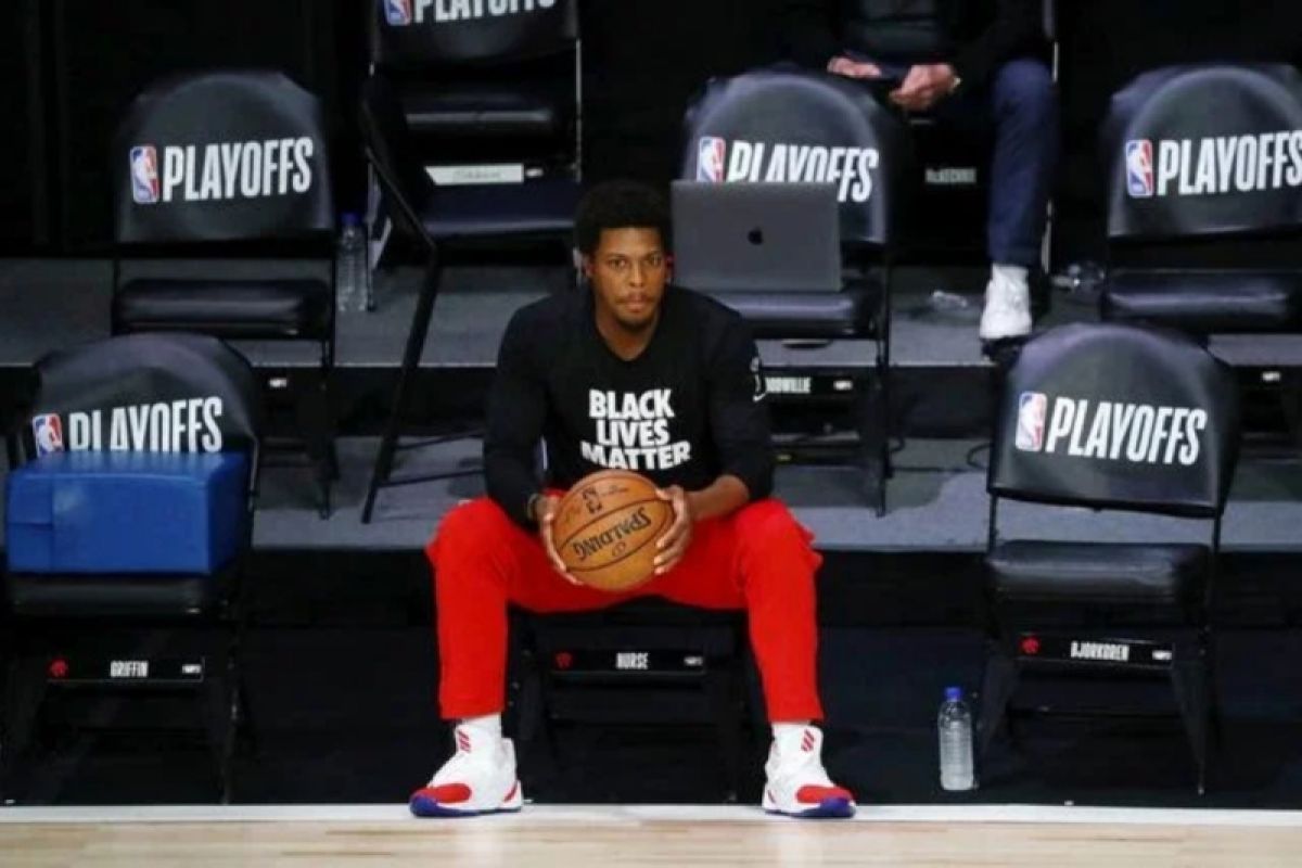 Guard Raptors Klye Lowry alami cedera saat hadapi Nets