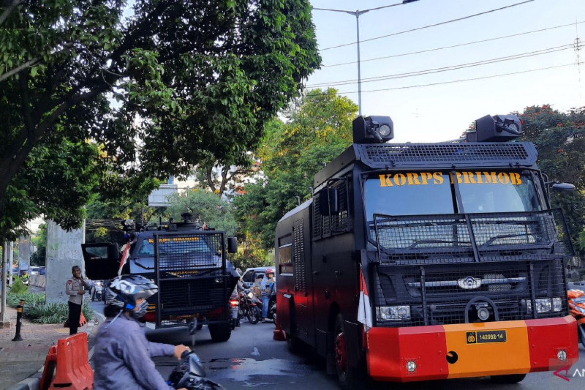 Polisi masih tutup Jalan Gelora belakang DPR imbas demo