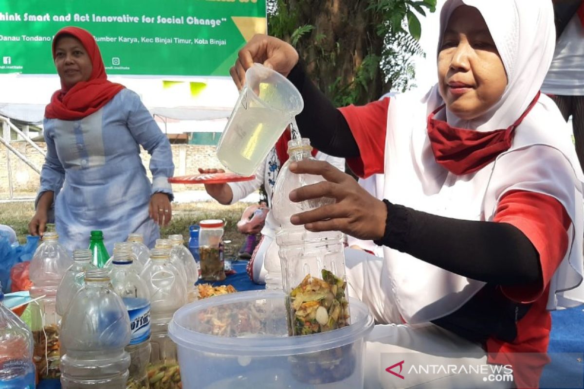 Polbangtan Medan edukasi ibu-ibu manfaatkan limbah jadi eco enzyme