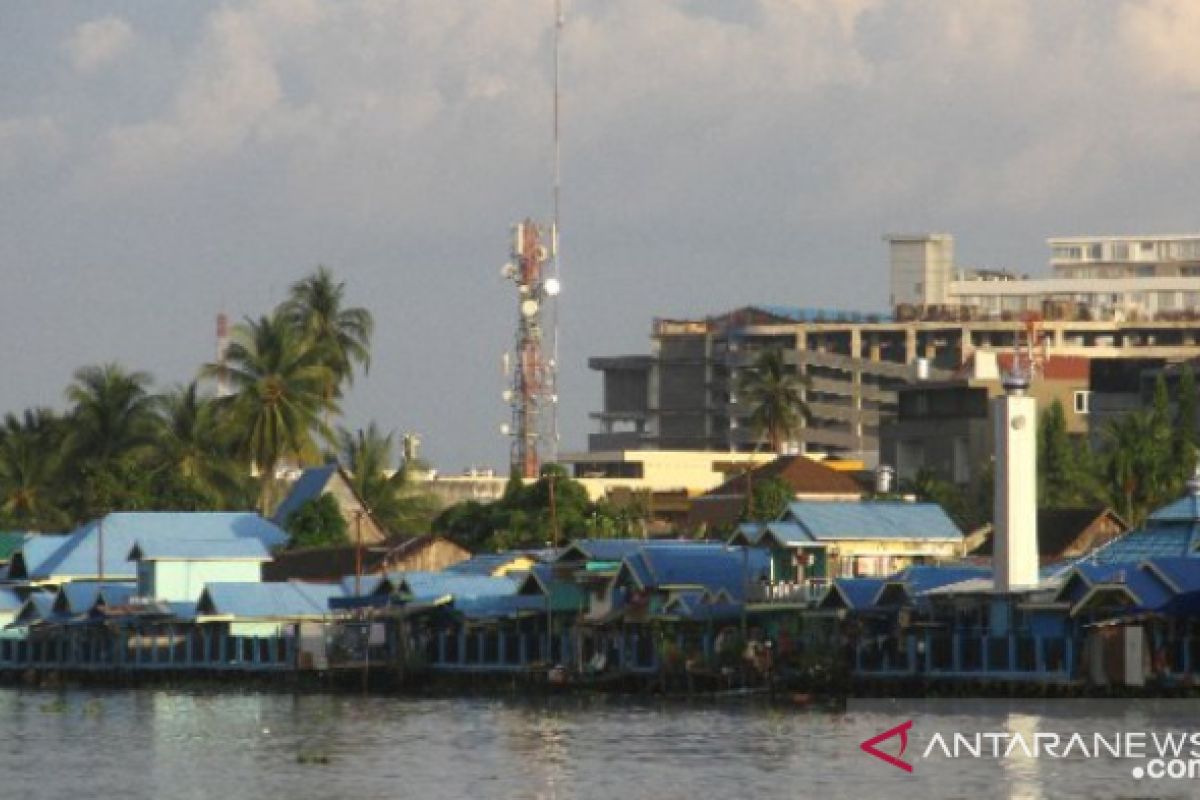 Banjarmasin tunda pengembangan kampung biru hijau karena  COVID-19