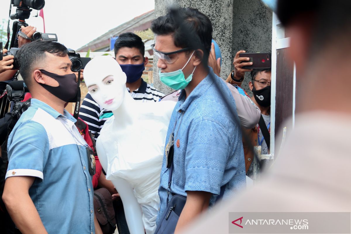 Polresta Mataram menggelar rekonstruksi pembunuhan LNS
