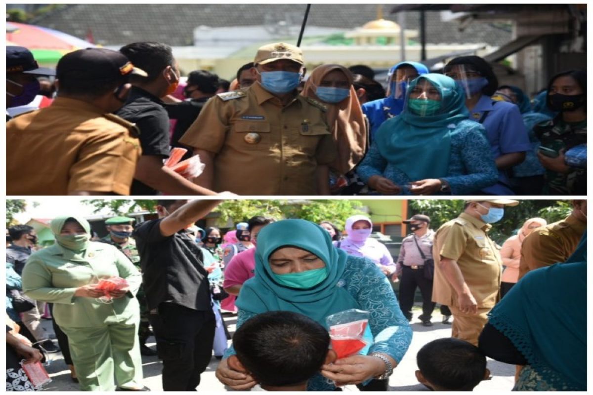 PKK lakukan Gerakan Pakai Masker di Tebing Tinggi