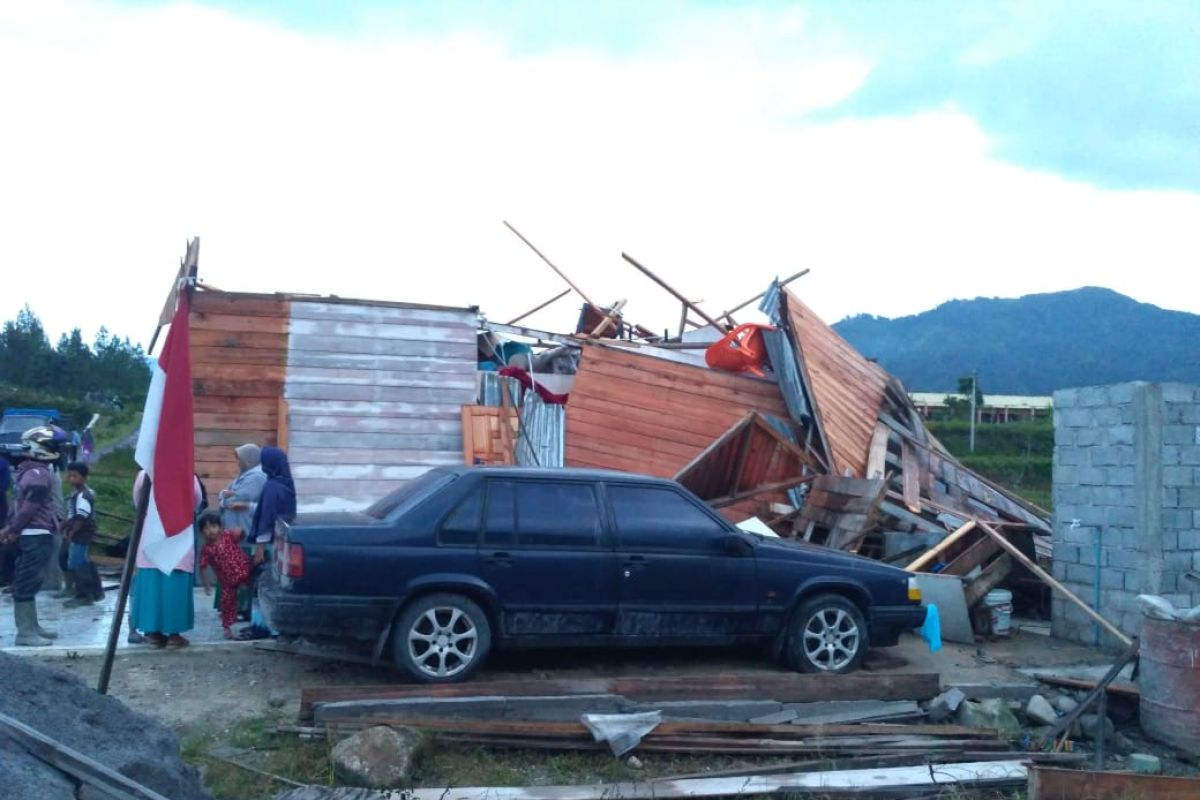 Angin puting beliung rusak enam rumah warga di Aceh Tengah