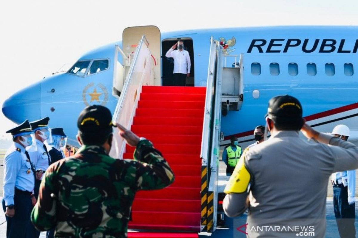 Presiden Joko Widodo resmikan jalan tol pertama di Aceh