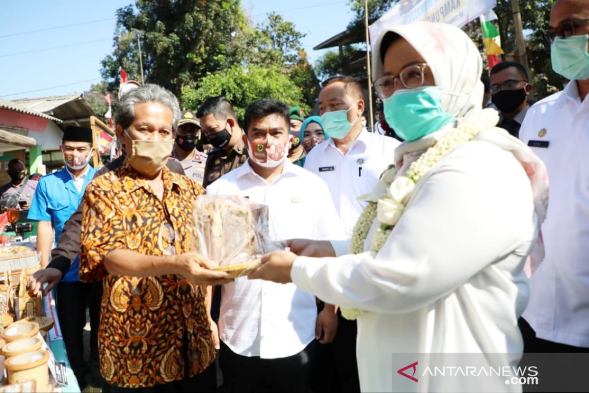 Bupati Bogor meresmikan kampung aman COVID-19