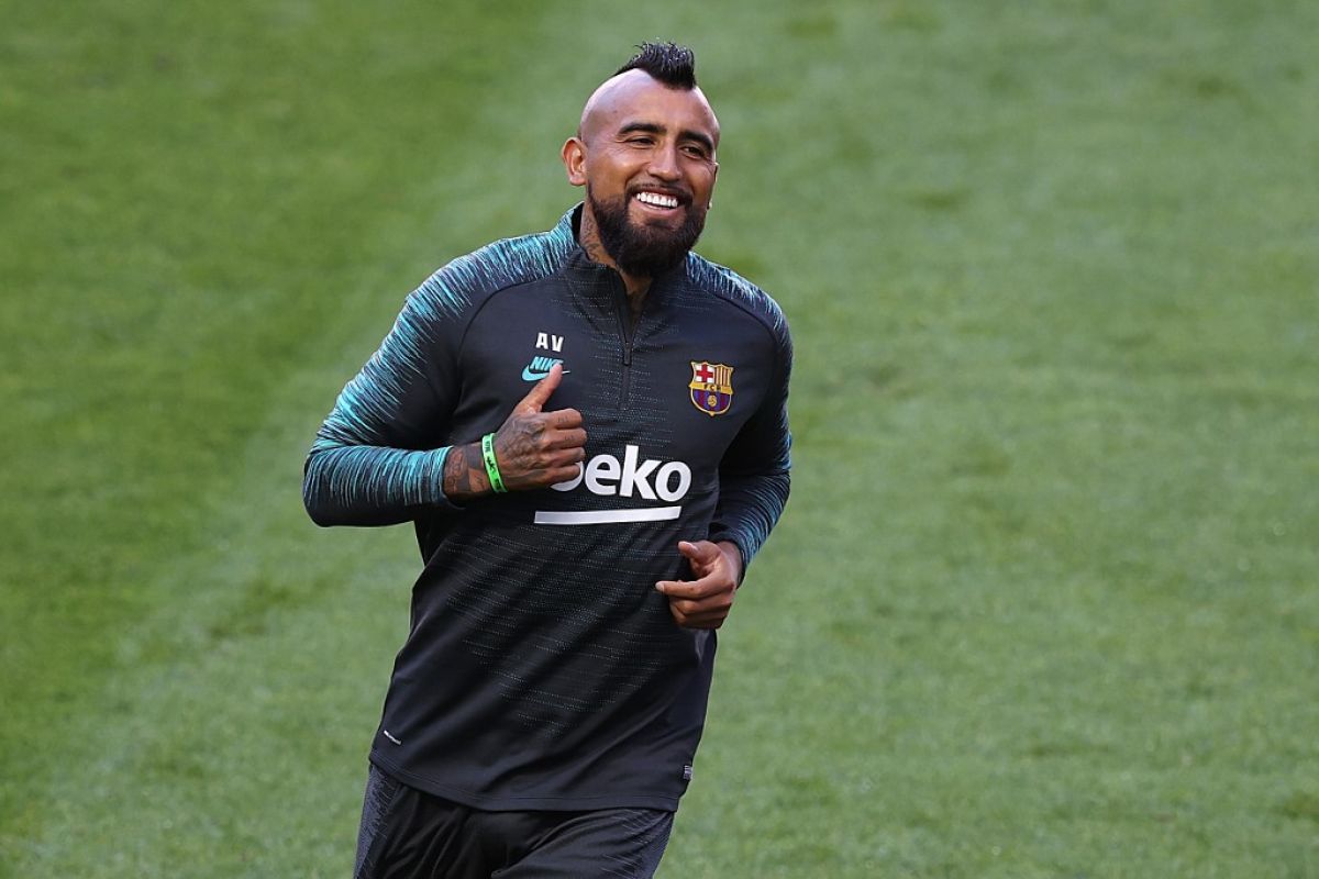 Inter ingin Vidal reuni dengan  Conte