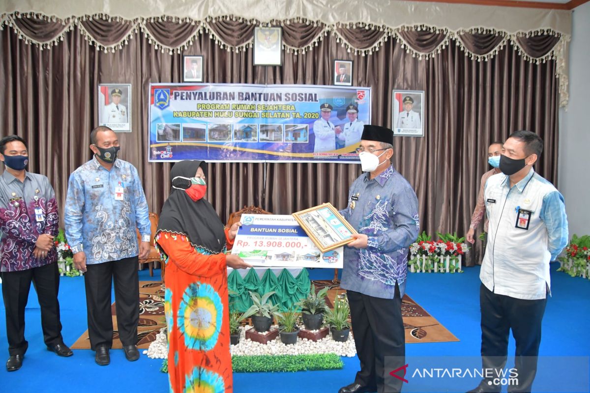 37 KPM di wilayah Daha terima bansos Program Rumah Sejahtera