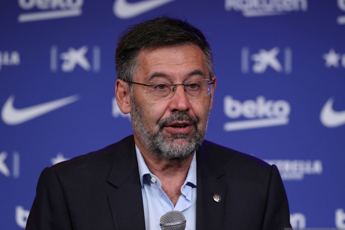 Soal kepergian Messi, eks presiden Real Madrid justru bela Bartomeu