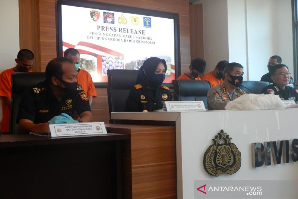 Mantan polisi jadi anggota sindikat narkoba internasional diciduk