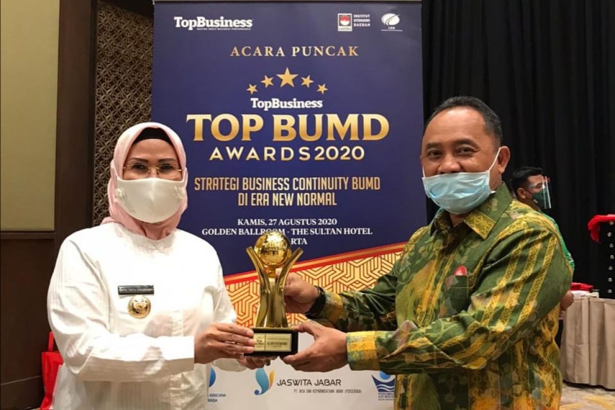 Bupati Serang Raih Penghargaan Top Pembina BUMD Kedua Kali