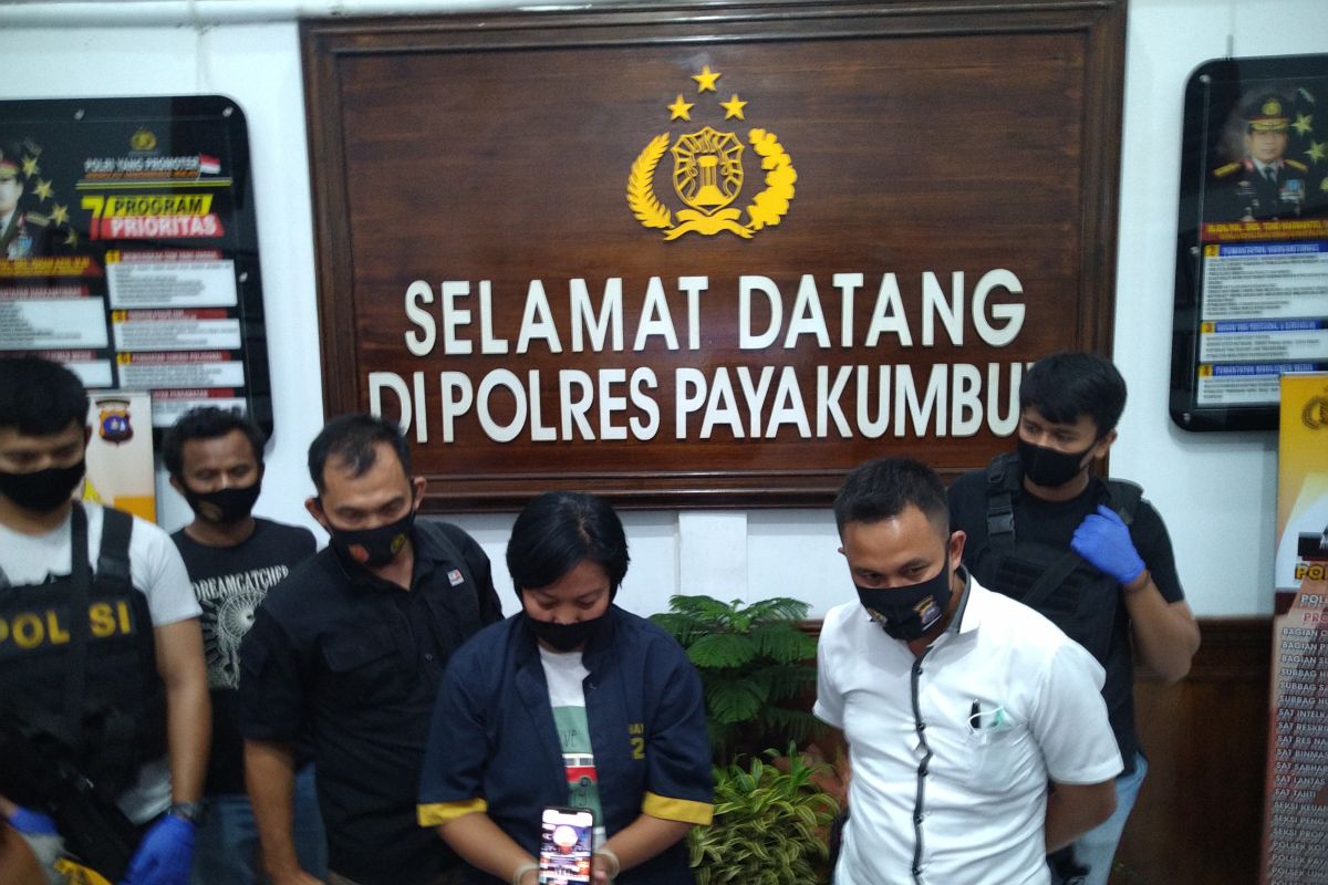 Mengaku bisa menolong  masuk polisi, Polwan gadungan diamankan di  Payakumbuh