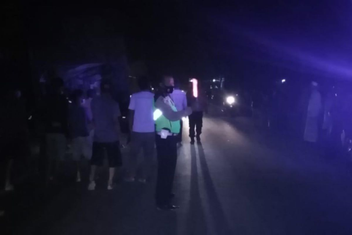Seorang pengendara motor tewas tabrak truk fuso tengah parkir di Batukliang Loteng