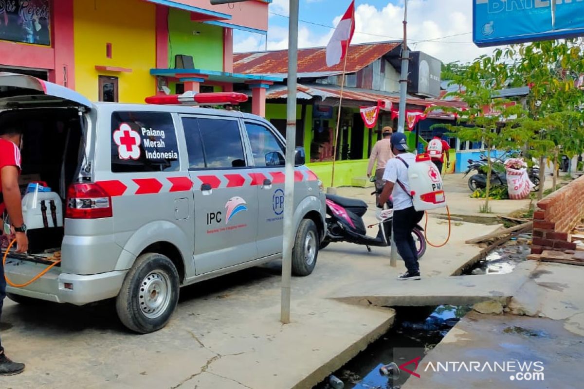 Gugus Tugas disinfektan Lokalisasi Malanu karena PSK positif COVID-19