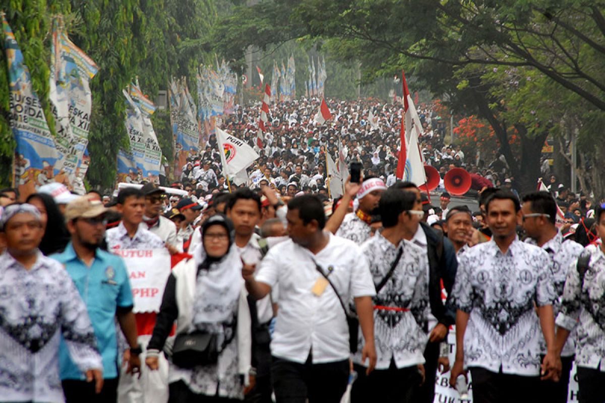 Komisi X DPR bentuk Panja pengangkatan guru honorer menjadi ASN