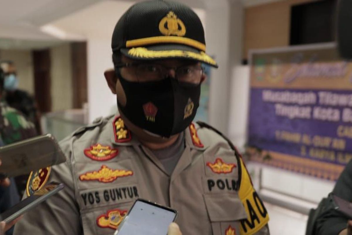 Polisi masih menunggu laporan dokter dipukul di Batam