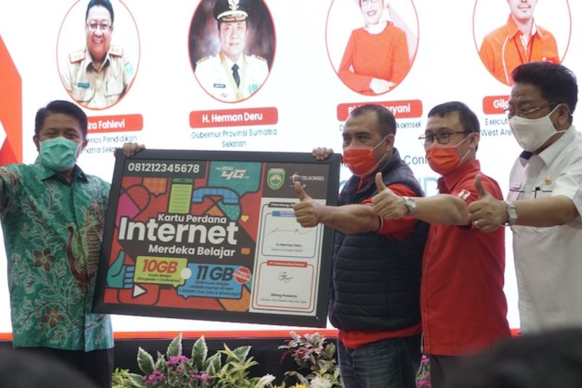 Telkomsel bantu pelajar Sumatera Selatan paket kuota internet gratis