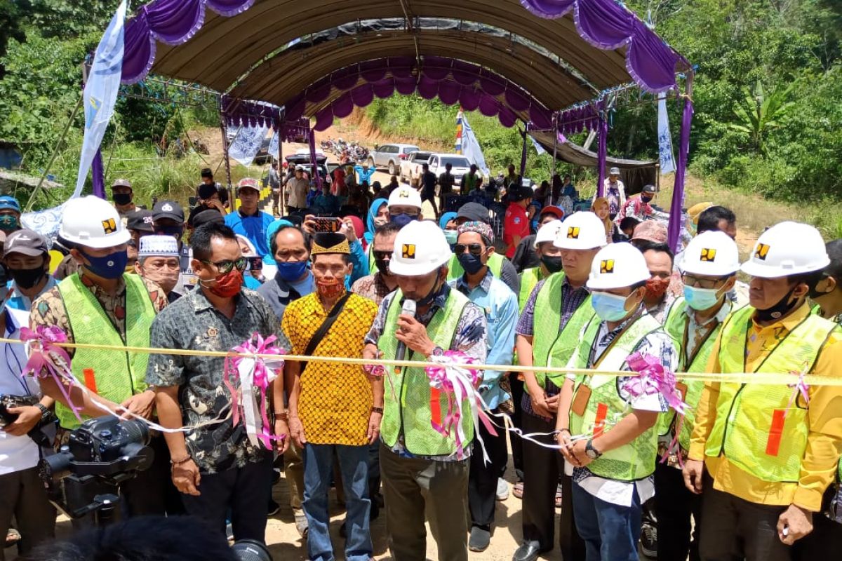 Sekda Paser  Katsul Wijaya resmikan Jembatan Sei Mului