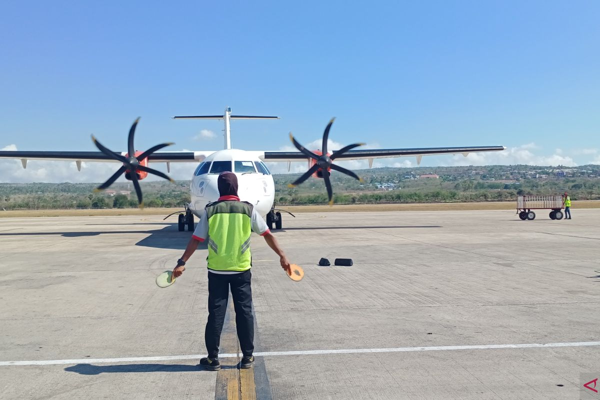 Angin kencang, pesawat Lion Air batal mendarat di Kupang