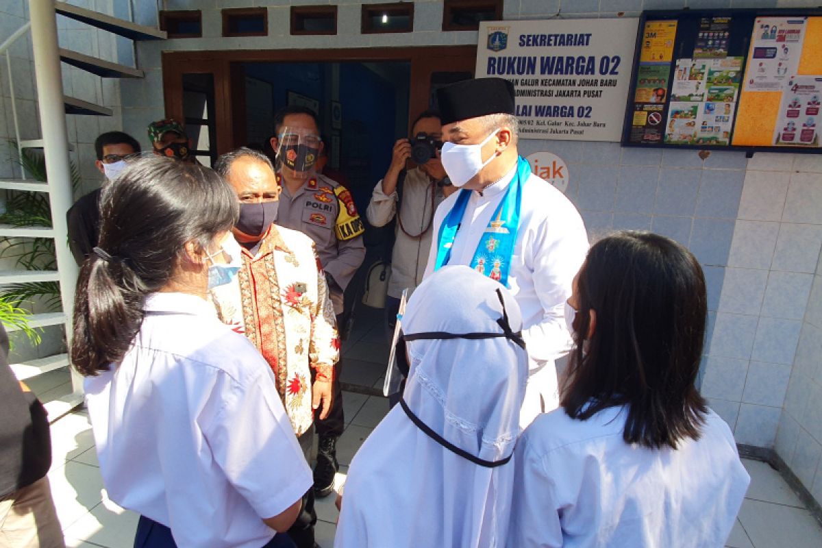 Wali Kota Jakpus dengarkan keluh kesah pelajar soal belajar jarak jauh