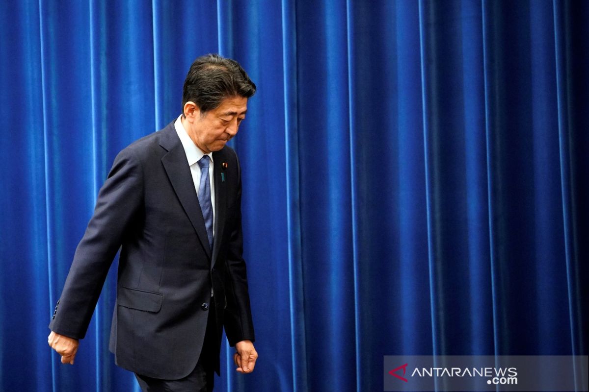 Eks menteri pertahanan Jepang terpopuler gantikan Shinzo Abe