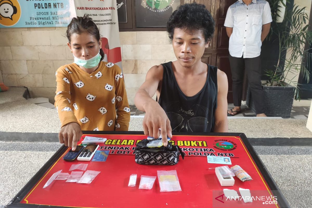 Polda NTB tangkap kakak adik edarkan sabu-sabu di pesisir pantai