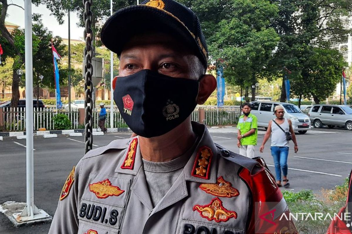 Polres Metro Jaksel kampanye penggunaan masker di Pasar Kebayoran Lama
