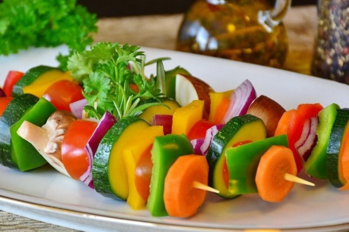 Amankah menerapkan pola makan vegan yang jadi tren saat ini pada anak?