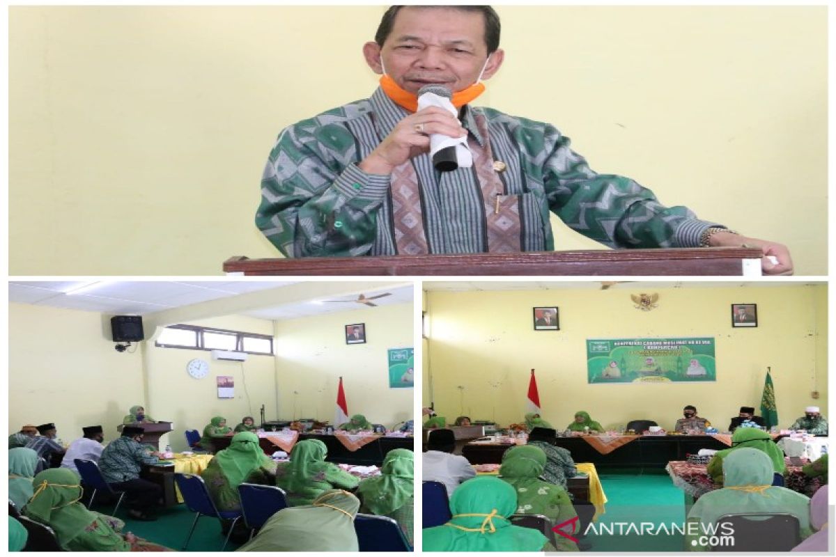 Bupati Tapsel buka konferensi cabang Muslimat NU VIII