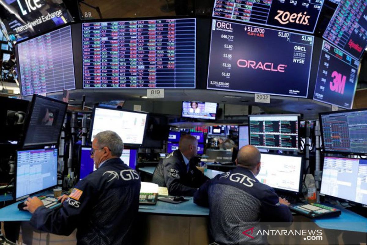 Wall Street ditutup naik, terkerek redamnya kekhawatiran inflasi AS