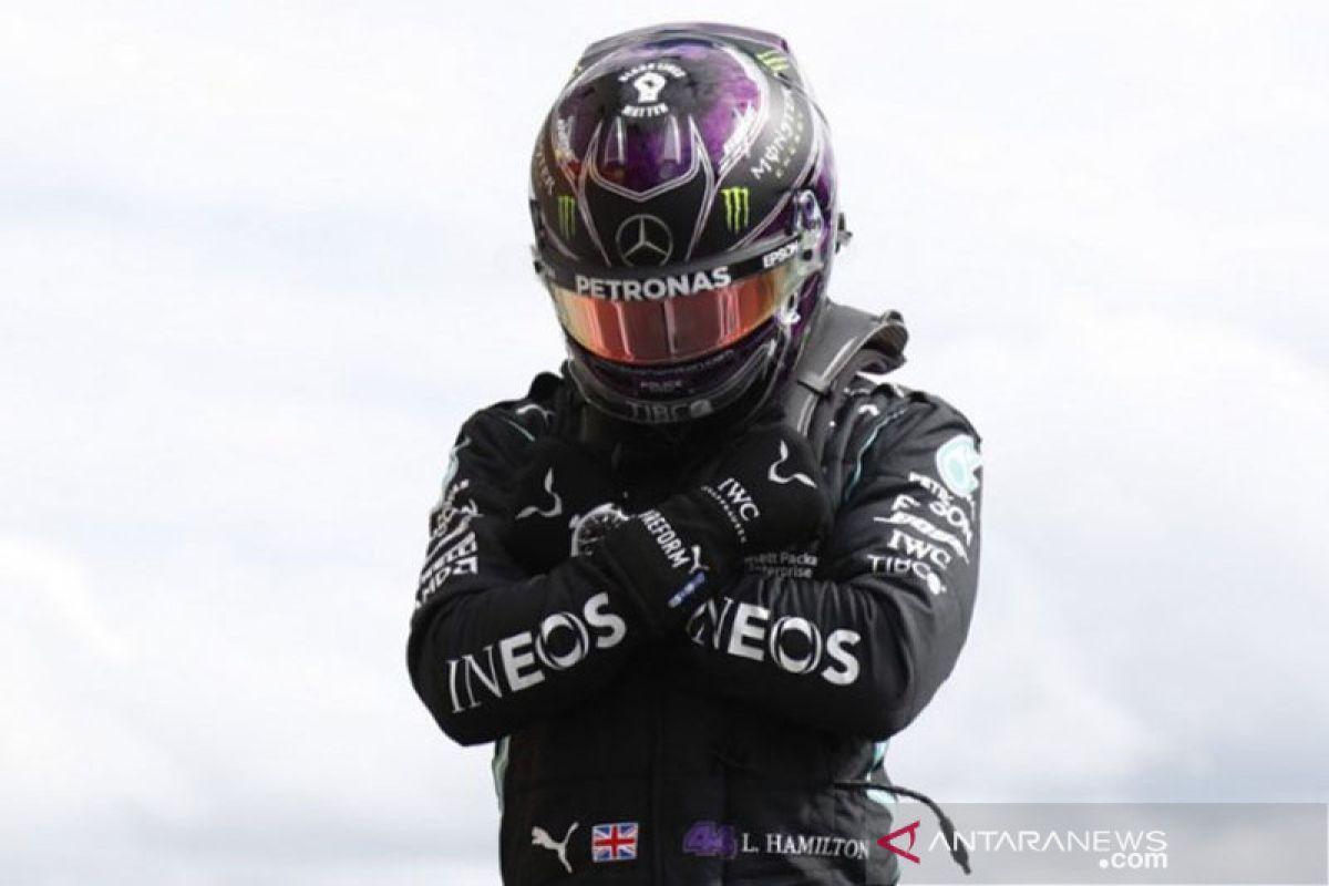 Hamilton abdikan pole position Belgia untuk "superhero" Boseman