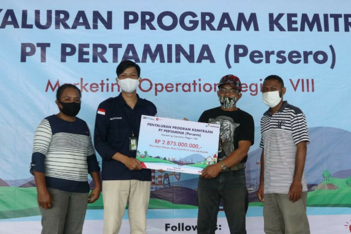 PT Pertamina MOR VIII salurkan bantuan kepada 54 mitra binaan di Papua