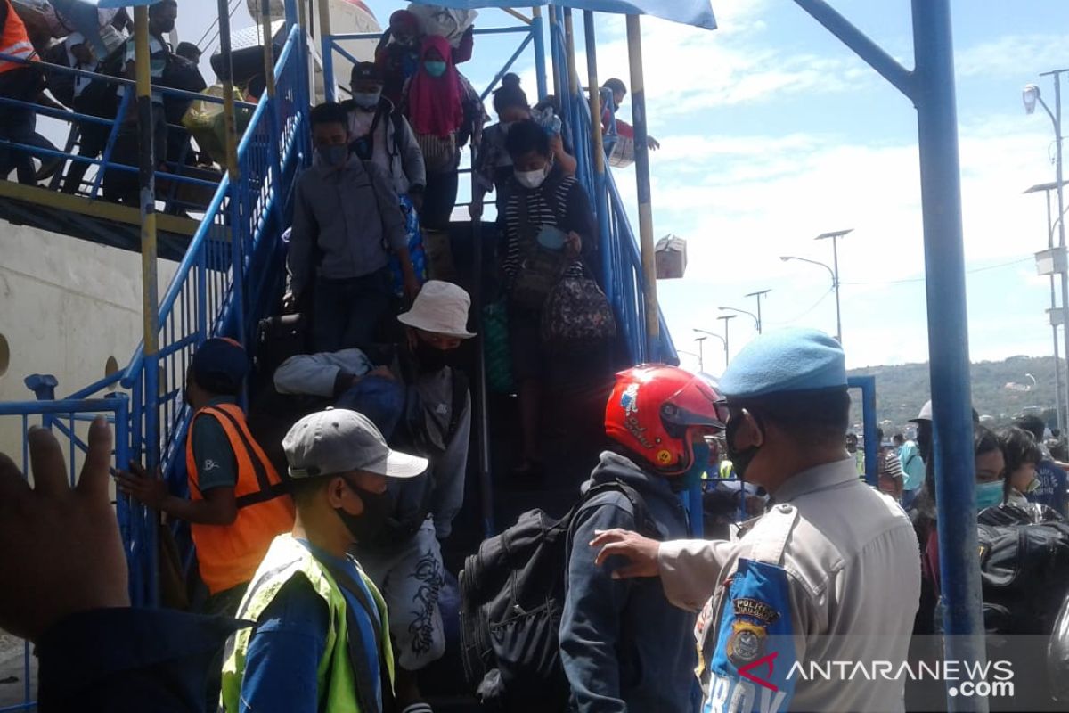 Sebanyak 708 penumpang turun di Pelabuhan Murhum Baubau