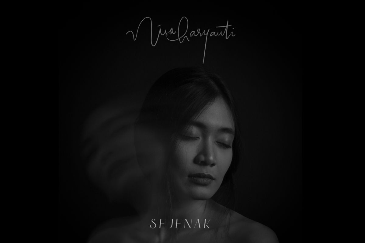 Malam-malam melelahkan Nisa Haryanti dalam mini album "Sejenak"