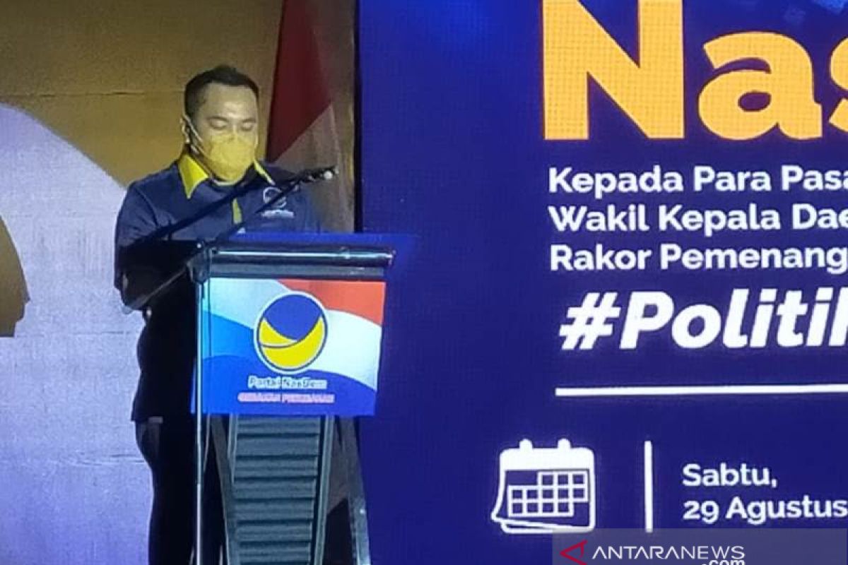 H Zanie : Serahkan delapan SK Paslon, Nasdem Kalsel santuni anak yatim