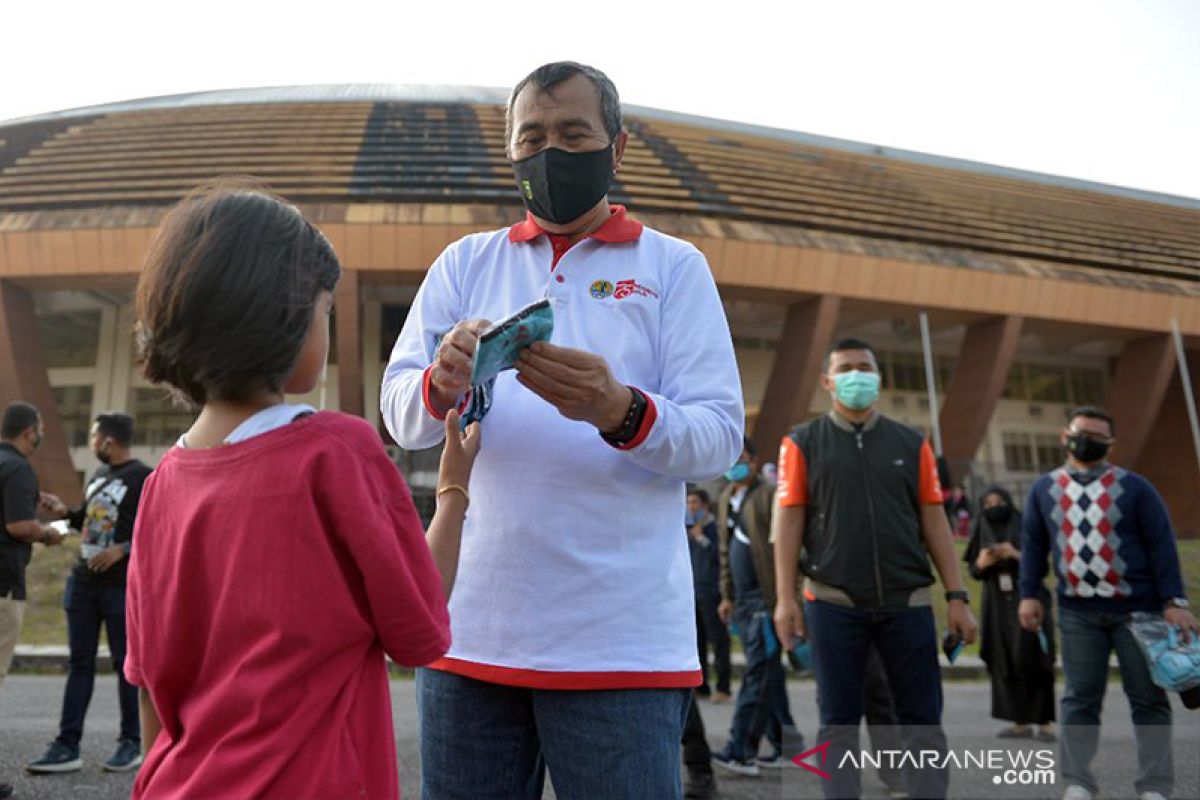 Riau terima lagi bantuan masker 80.000 lembar dari perusahaan swasta